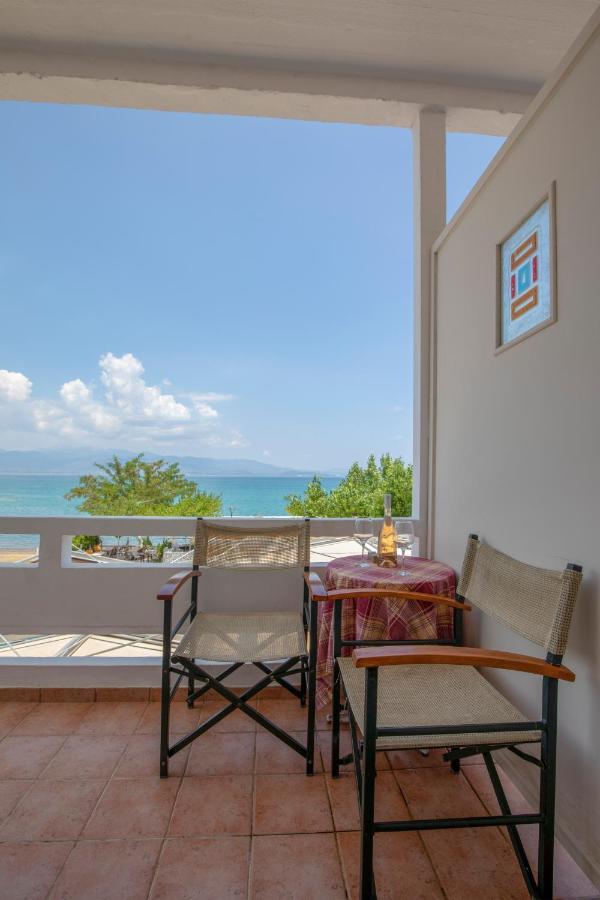 Hotel Kypreos Kamena Vourla Ngoại thất bức ảnh